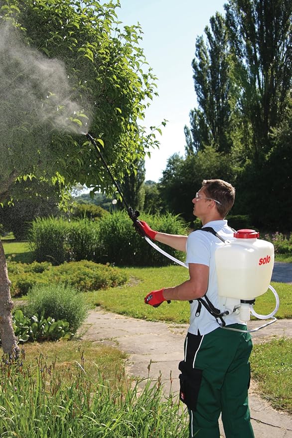 SOLO 425 4-Gallon Piston Backpack Sprayer, Wide Pressure Range up to 90 psi