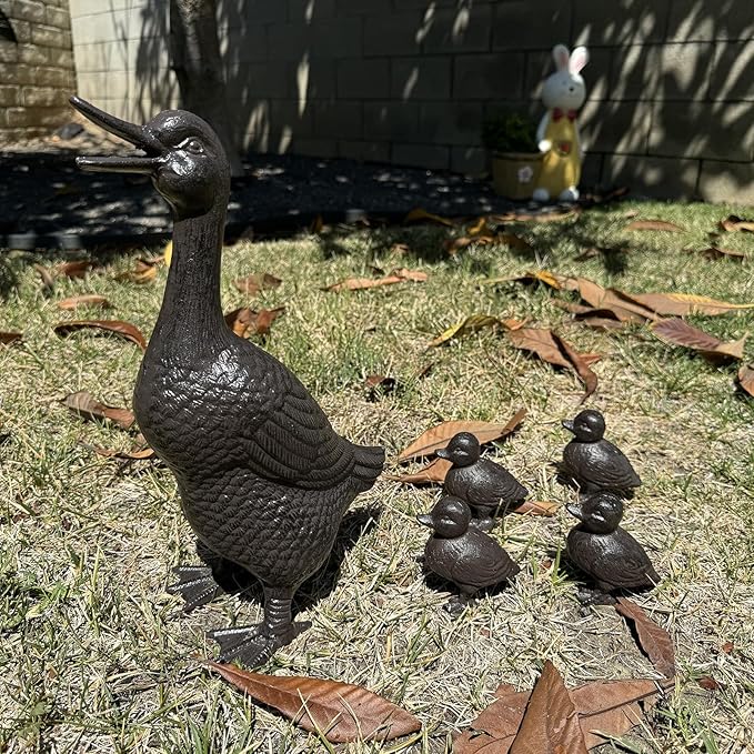Vintage Cast Iron Duck Family Garden Statue, Rust Brown Mother Duck(15.7" Tall) with 4 Ducklings(3.6" Tall), Outdoor Decorative Sculpture Set for Yard Patio HC5387-6905